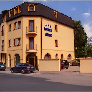 3* Otel Attic